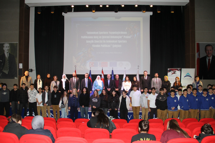 Antalya'da "Gençlik Sinerjisi ile Geleneksel Sporlara Yönelim Politikası Çalıştayı" düzenlendi